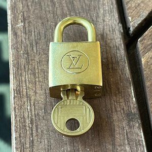 LOUIS Vuitton #213 Gold Brass Lock and Key 🔐